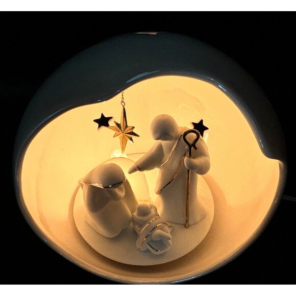Appletree Design Holy Family Nativity Lighted Globe 7-1/4-Inch Tall w/Cord 2005 - Picture 15 of 16